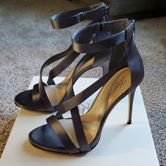 Vince Camuto - Picture 3 of 3